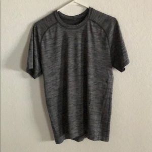 Lululemon t shirt
